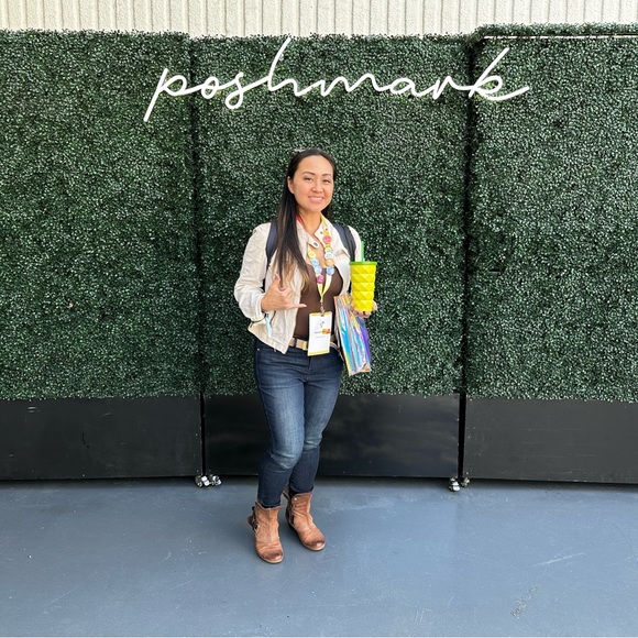 🌺Posh Ambassador II 🌺 - Picture 6 of 15